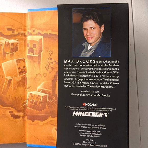 Minecraft: The Island by Max Brooks - Picture 4 of 5